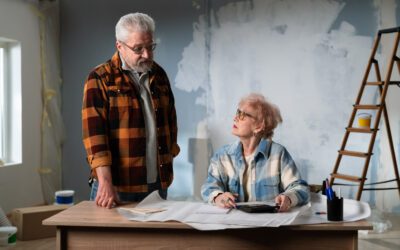 Neue Liebe, gemeinsames Zuhause – Warum das Zusammenziehen im Alter glücklicher machen kann